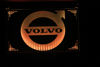 Volvo Logo - LKW Rückwandschild Das Volvo Logo, individuell, elegant und hoch dekorativ, im Plexiglass verewigt. Mit einem einzigartigem Beleuchtungseffekt, dank unserer speziellen Gravurtechnik. In Ihrem Auftrag gefertigt mit allem was dazu gehört, samt Beleuchtung und Stromversorgung...