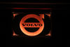 Volvo Logo - LKW Rückwandschild Das Volvo Logo, individuell, elegant und hoch dekorativ, im Plexiglass verewigt. Mit einem einzigartigem Beleuchtungseffekt, dank unserer speziellen Gravurtechnik. In Ihrem Auftrag gefertigt mit allem was dazu gehört, samt Beleuchtung und Stromversorgung...